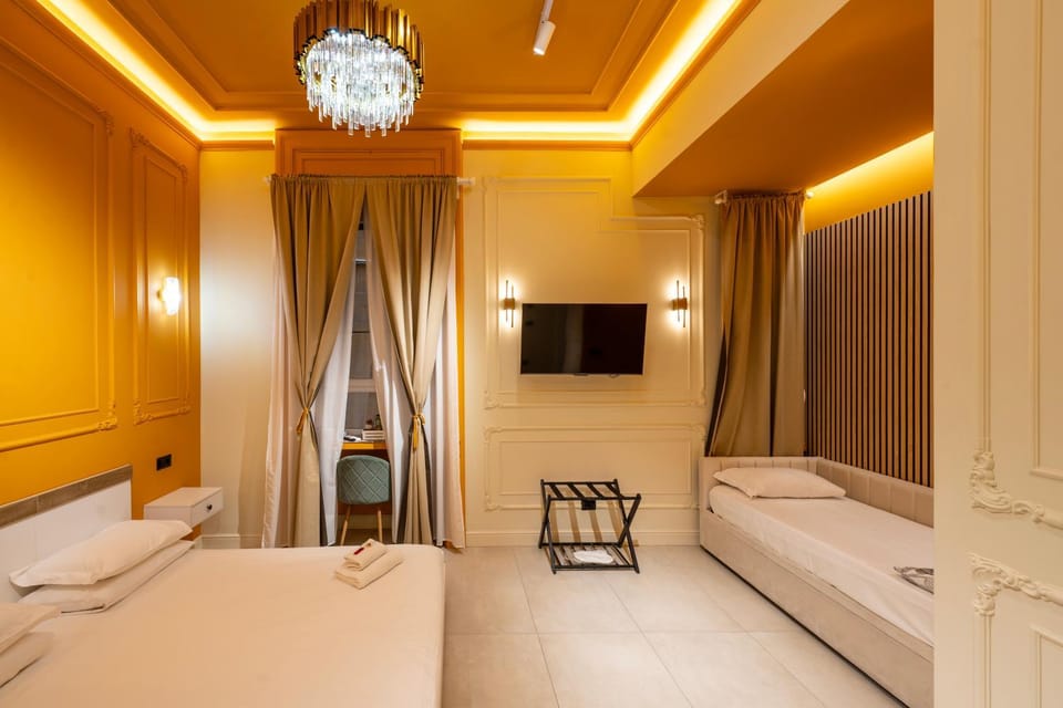 Bed, TV and multimedia, Photo of the whole room