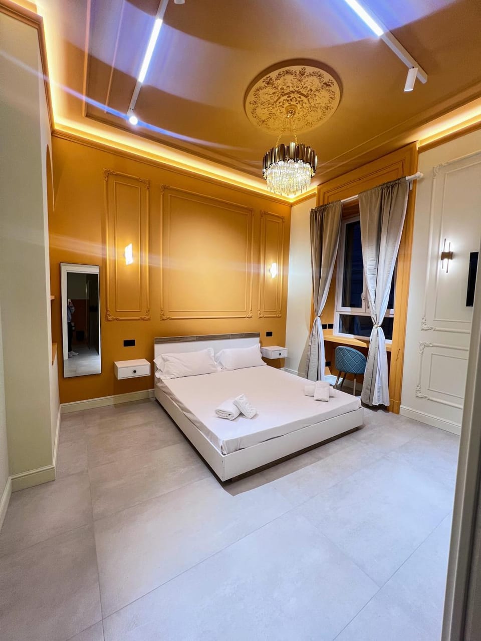 Bed, Photo of the whole room