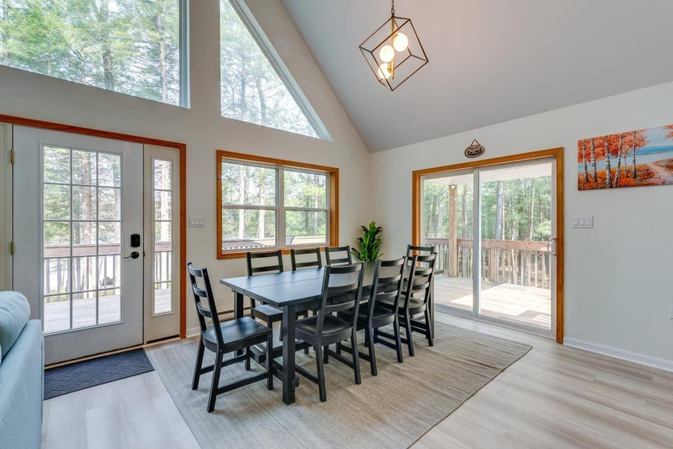 Lakefront Poconos Cabin w/ Deck & Game Room Cabin in Kidder Township