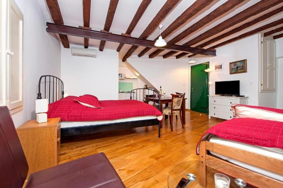 Living room, Bedroom