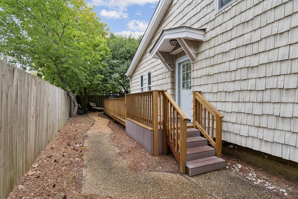 111 Oasis North end close to beach access House in Virginia Beach