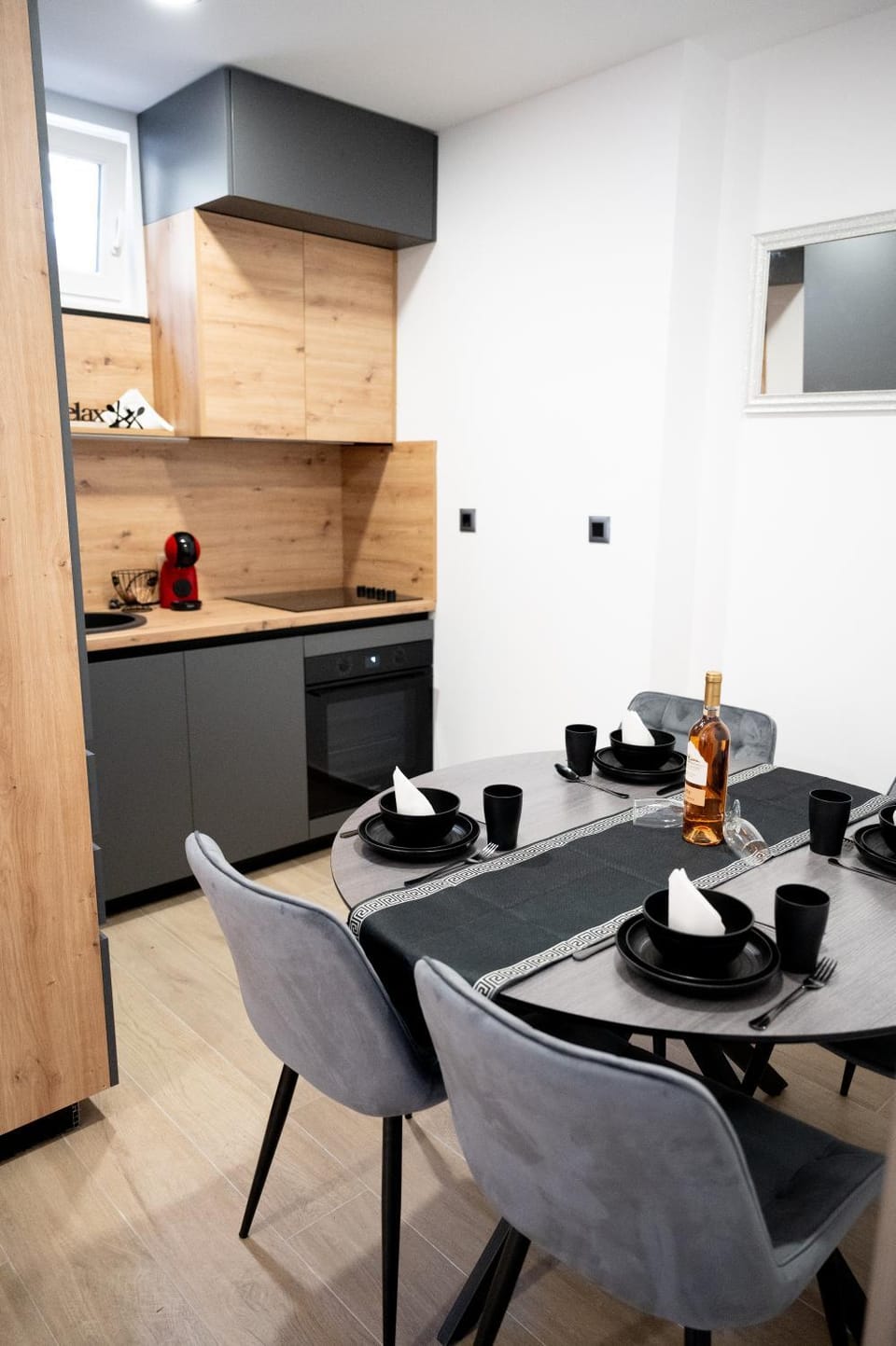 Kitchen or kitchenette, Seating area, Dining area, kitchen