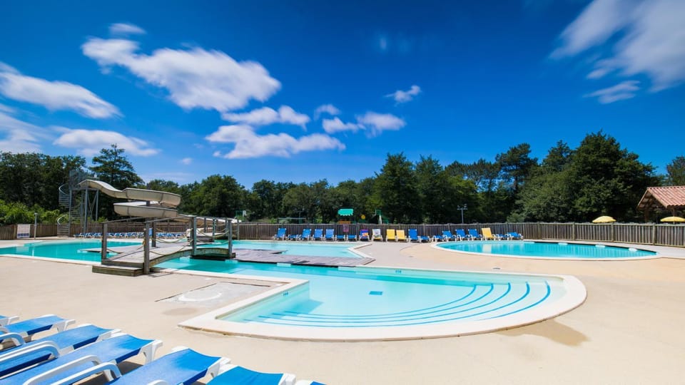 Swimming pool, Swimming pool