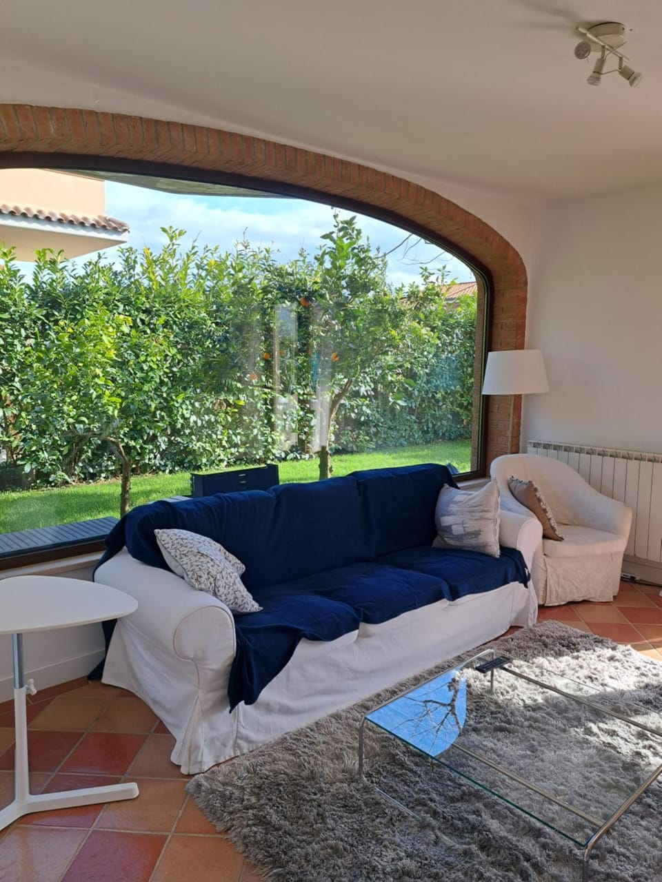 Day, Garden, Living room, Photo of the whole room, Seating area, Garden view
