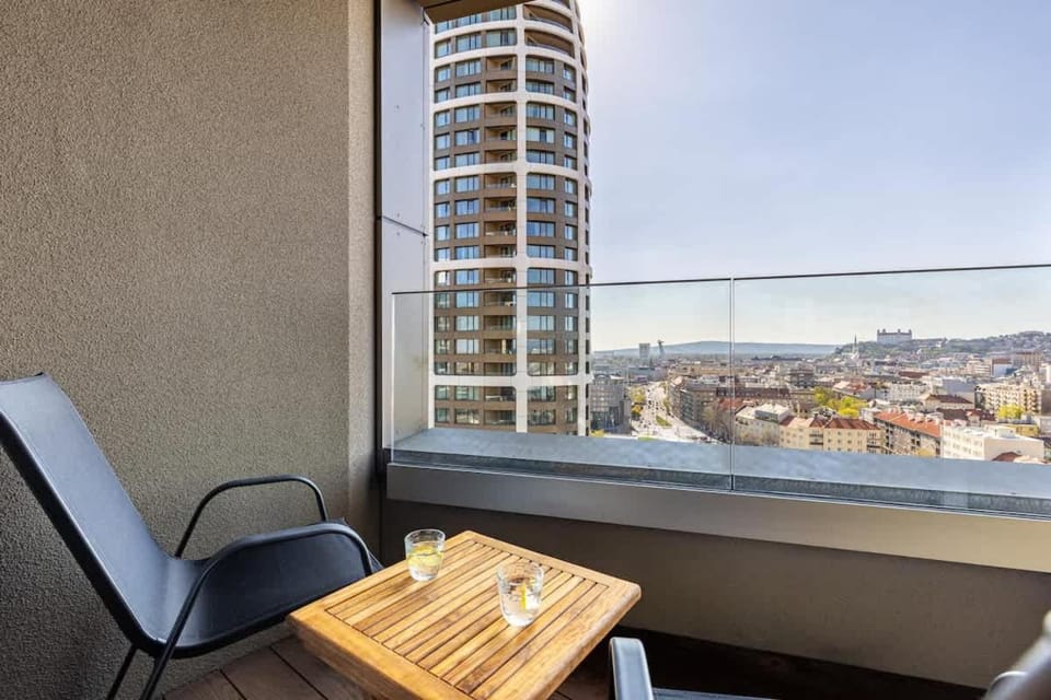 Day, View (from property/room), Balcony/Terrace, Seating area, City view