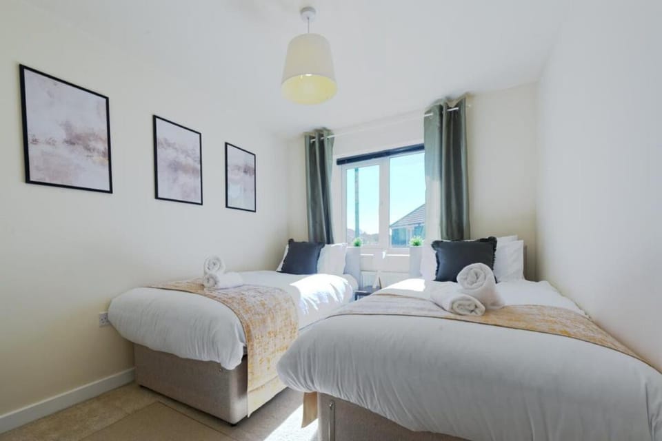 Home Private Parking, Sleeps 8, Contractors Welcome House in Newcastle upon Tyne