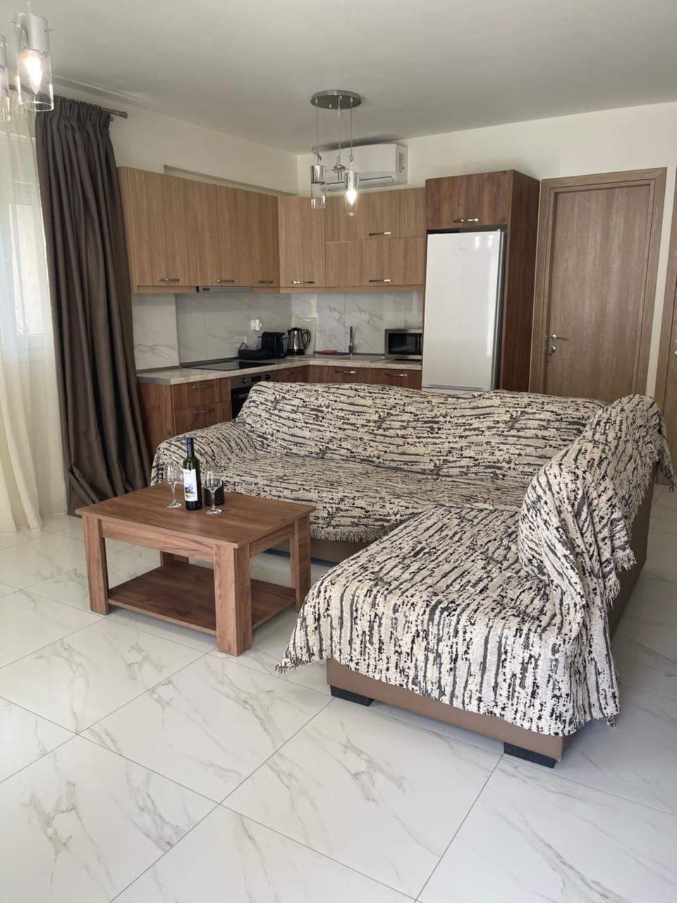 Coffee/tea facilities, Kitchen or kitchenette, Living room, dishwasher, air conditioner