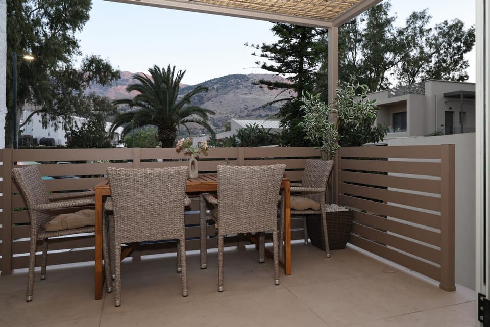 Patio, Patio, Summer, View (from property/room), View (from property/room), Balcony/Terrace, Balcony/Terrace, Dining area, City view, City view, Garden view, Garden view, Landmark view, Landmark view, Mountain view, Mountain view, Street view, Street view, Location, Quiet street view, Inner courtyard view, furniture