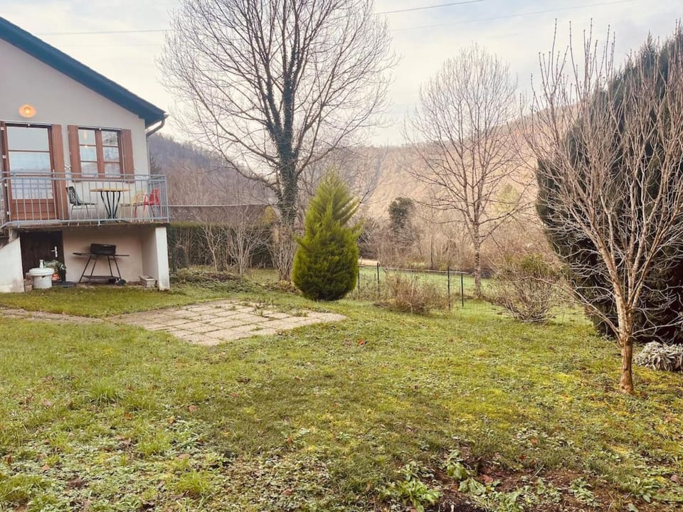 Gîte de pêche - Une parenthèse paisible, Cantal House in Auvergne-Rhône-Alpes