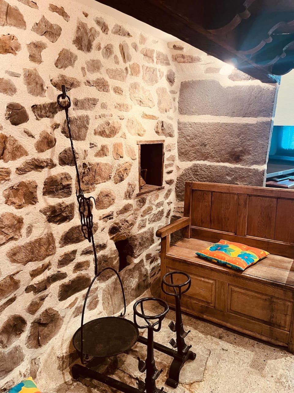 Gîte de pêche - Une parenthèse paisible, Cantal House in Auvergne-Rhône-Alpes