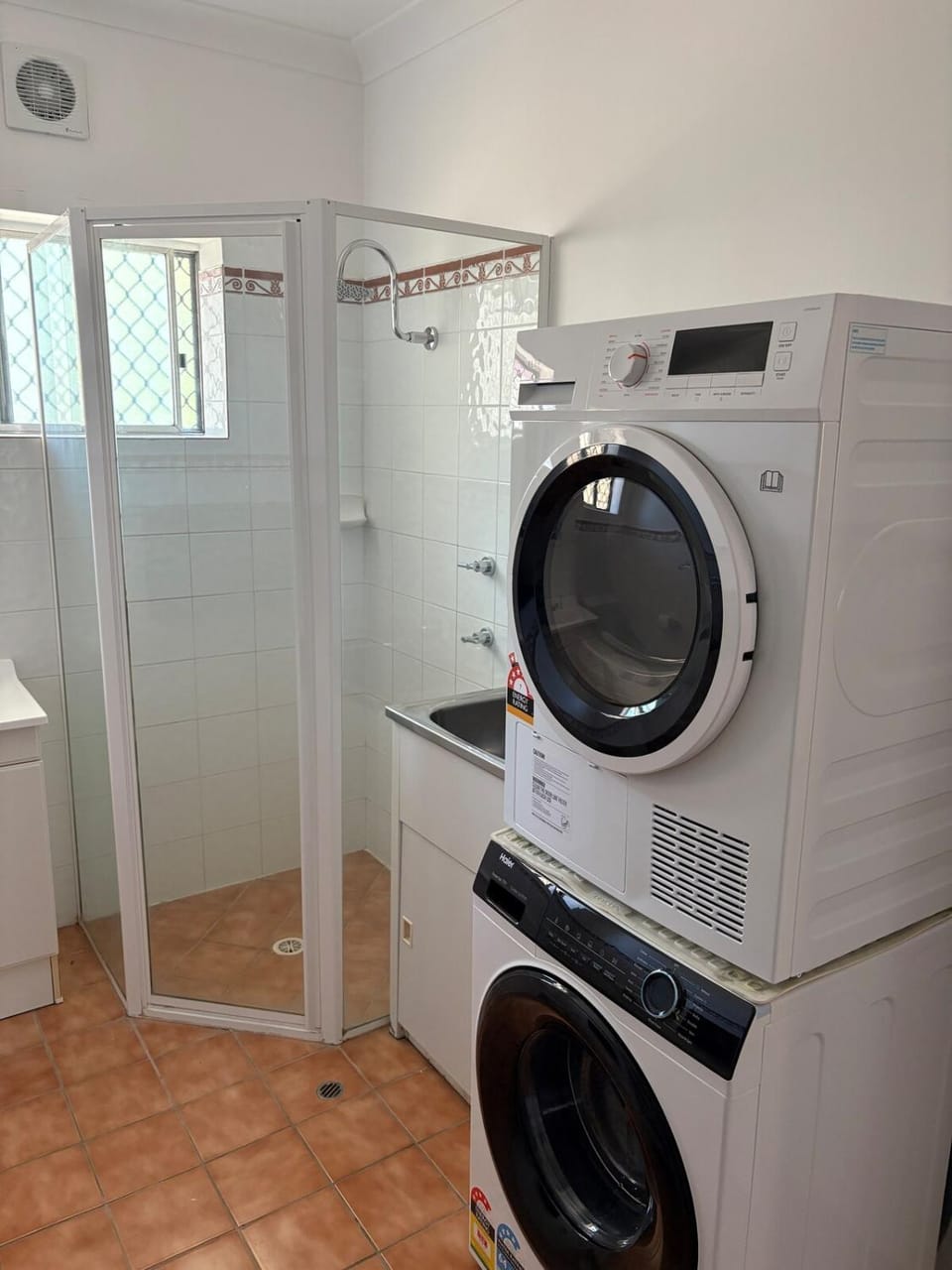 Bathroom, washing machine