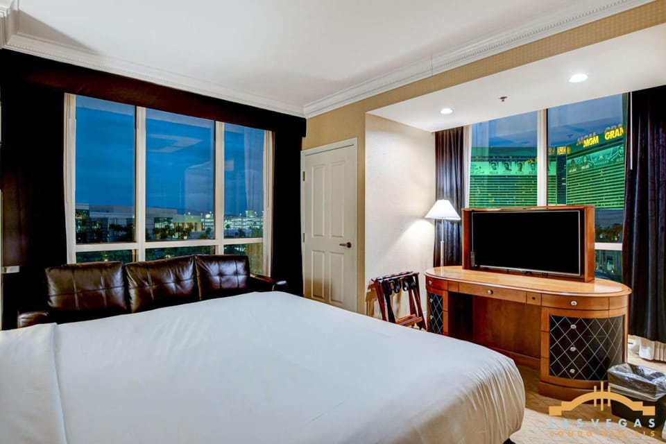 MGM Signature-04-602 1Br 2Ba Balcony Suite House in Las Vegas Strip