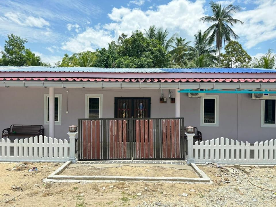 Teratak Cikgu Roomstay 2 Vacation rental in Terengganu, Malaysia