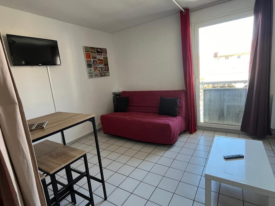 Communal lounge/ TV room, Dining area