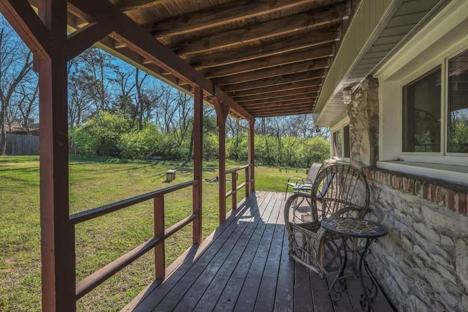 River Lodge Rustic Retreat - 15 Mins from DT Nashville House in Madison