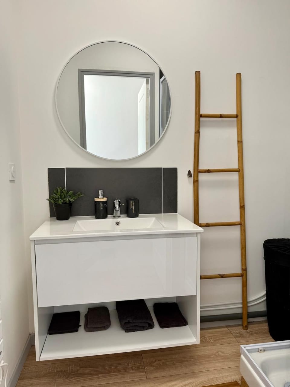 Le Coin Jau Wifi Hyper Centre Apartment in Bourges