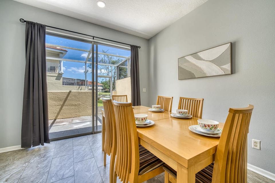 Stylish Townhome Close to Disney Parks House in Kissimmee