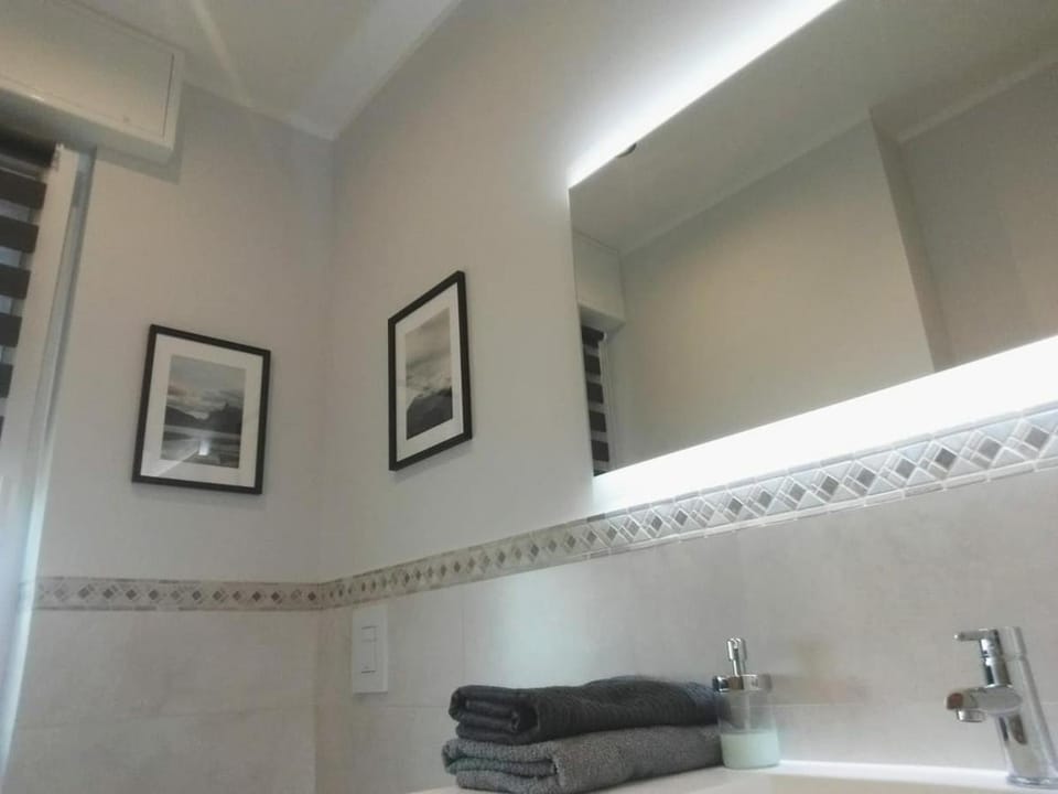 SUNNY terrace 2 Bedrooms Apartment in Milan