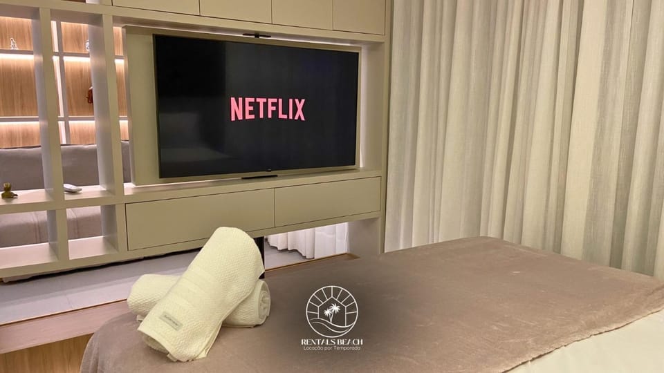 TV and multimedia, Photo of the whole room, Bedroom