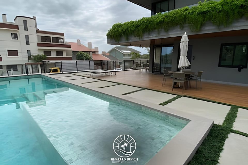 Property building, Patio, Day, Pool view, Swimming pool, Swimming pool, sunbed
