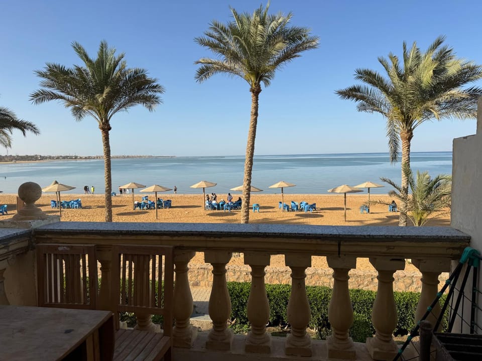 شاليه صف اول بحر قريه بلاجيو Apartment in South Sinai Governorate