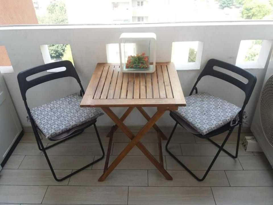 Panoramic Bonola Apartment in Milan