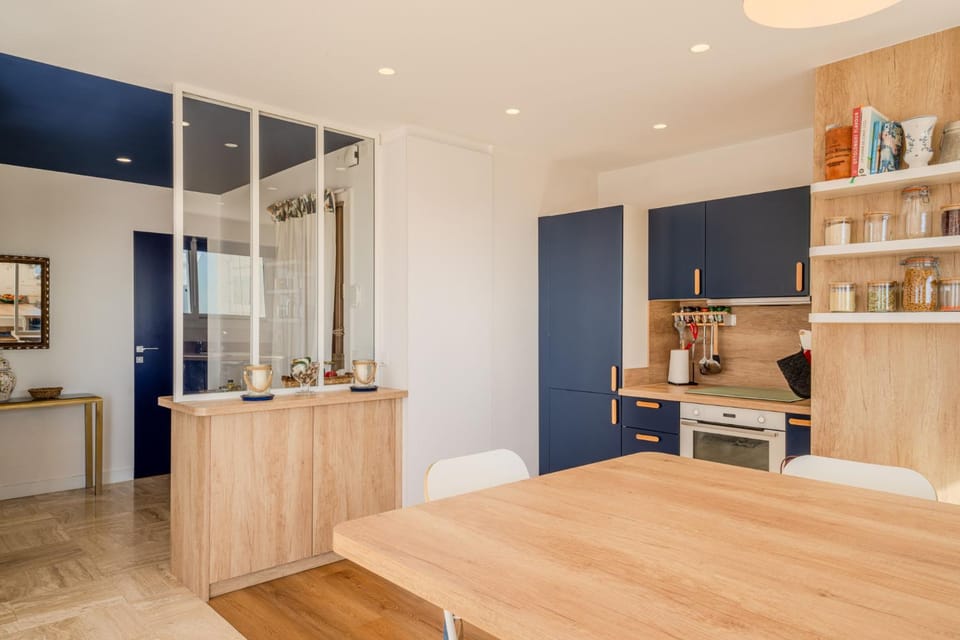 Appartement avec terrasse et vue mer Apartment in Cannes