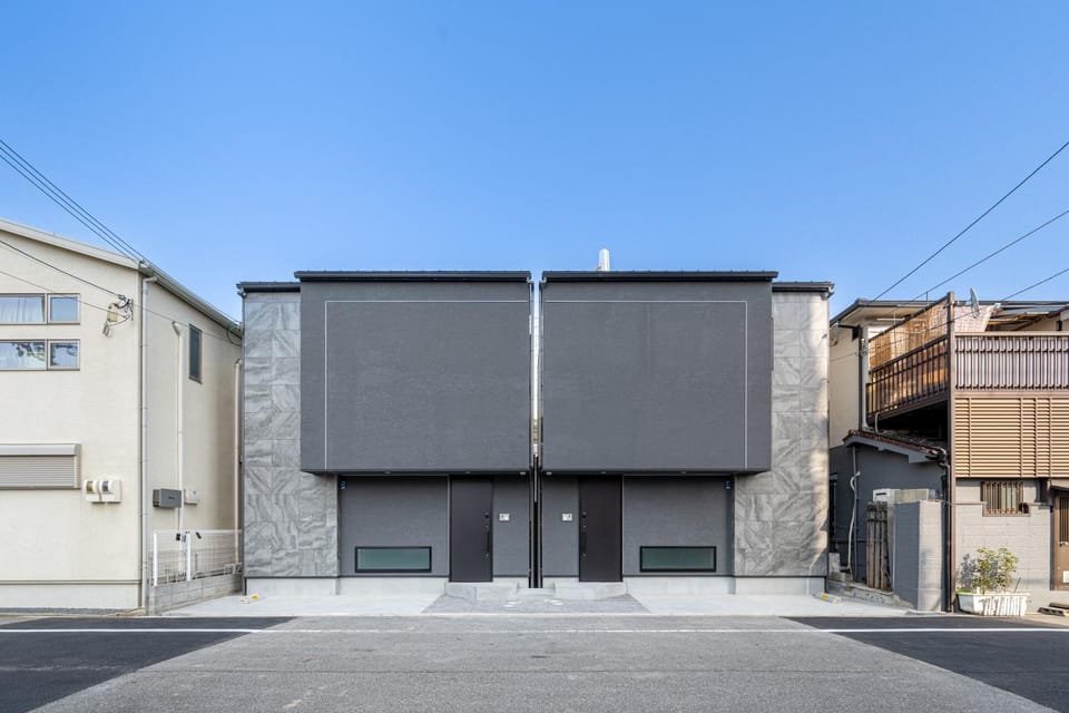 Property building, Day