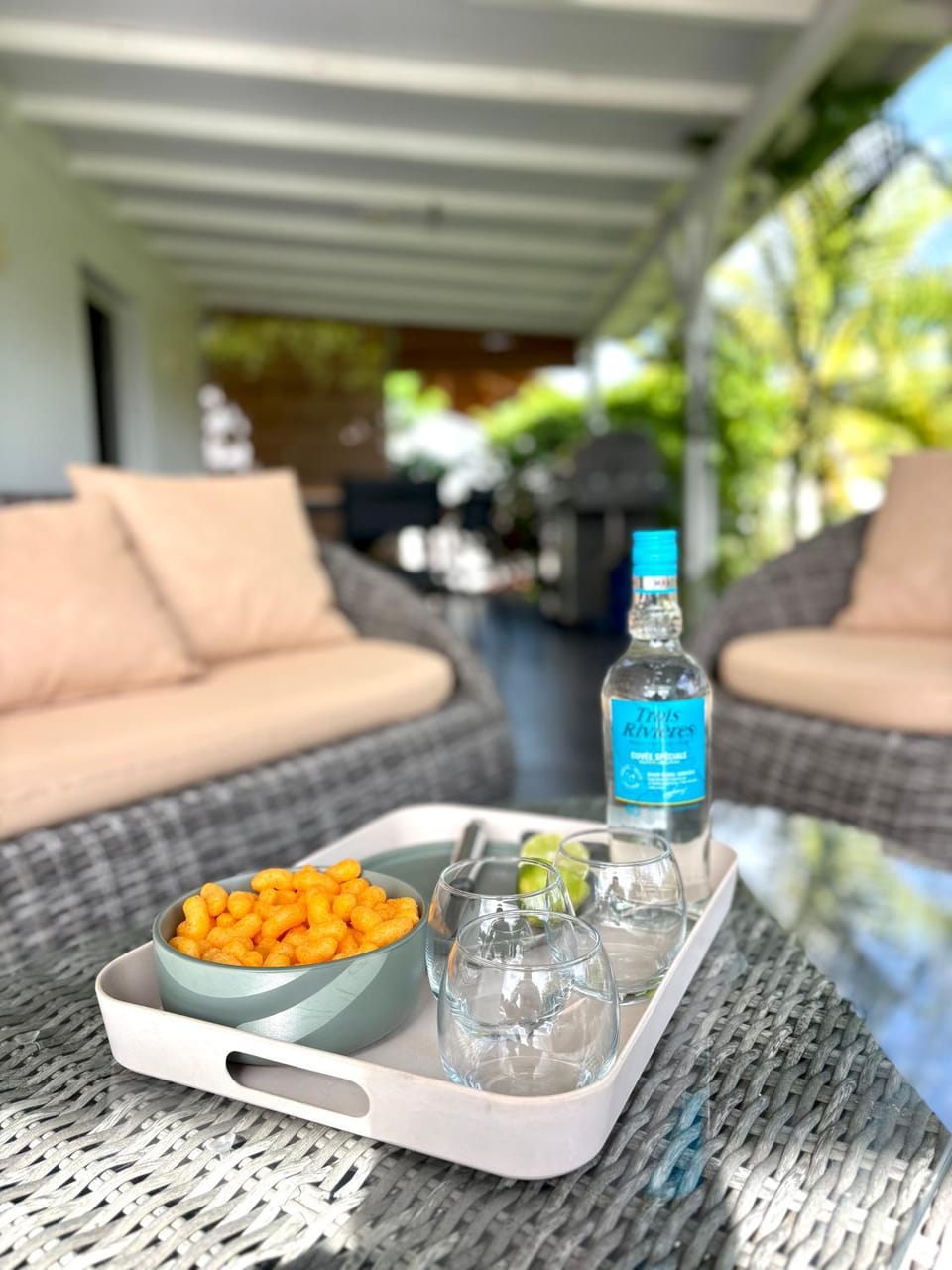 Patio, Garden, Food, Drinks