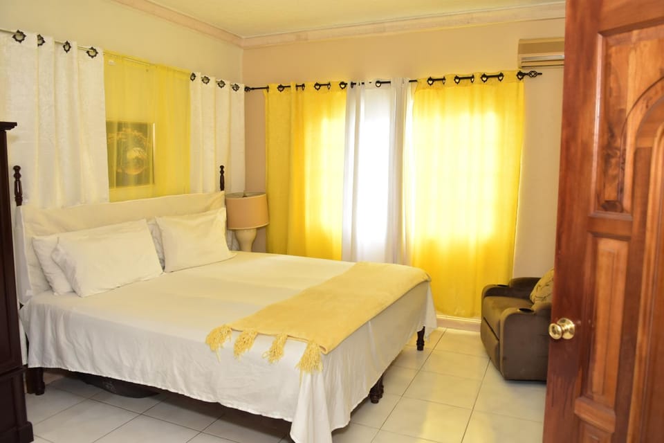 Embassy Royale Apartment in Kingston