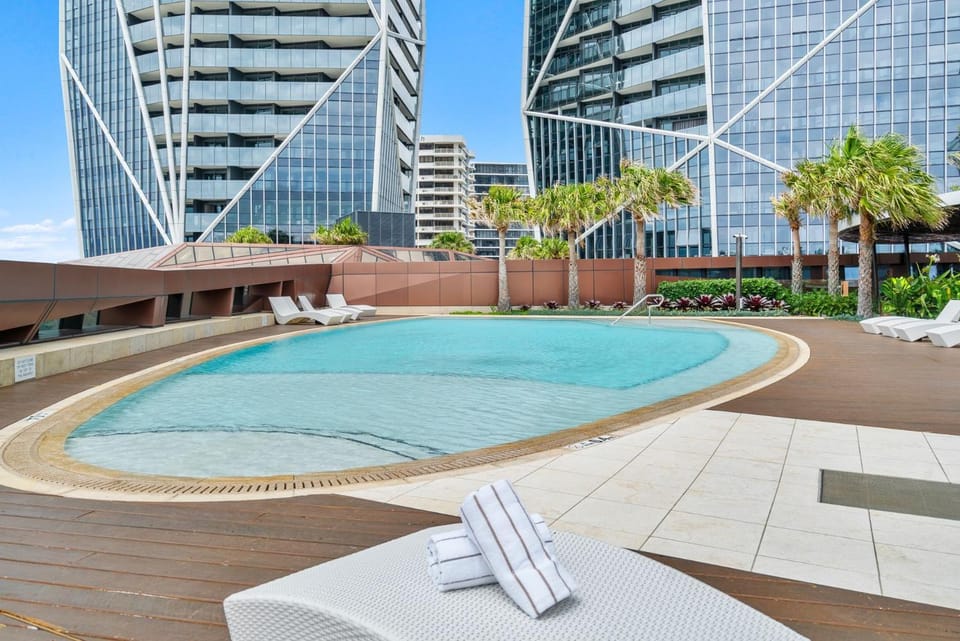 Swimming pool, sunbed