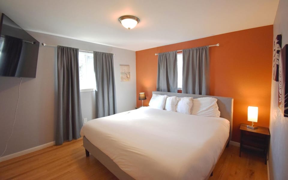 Charming Two Bedroom Family Unit in Great Location House in Thornton