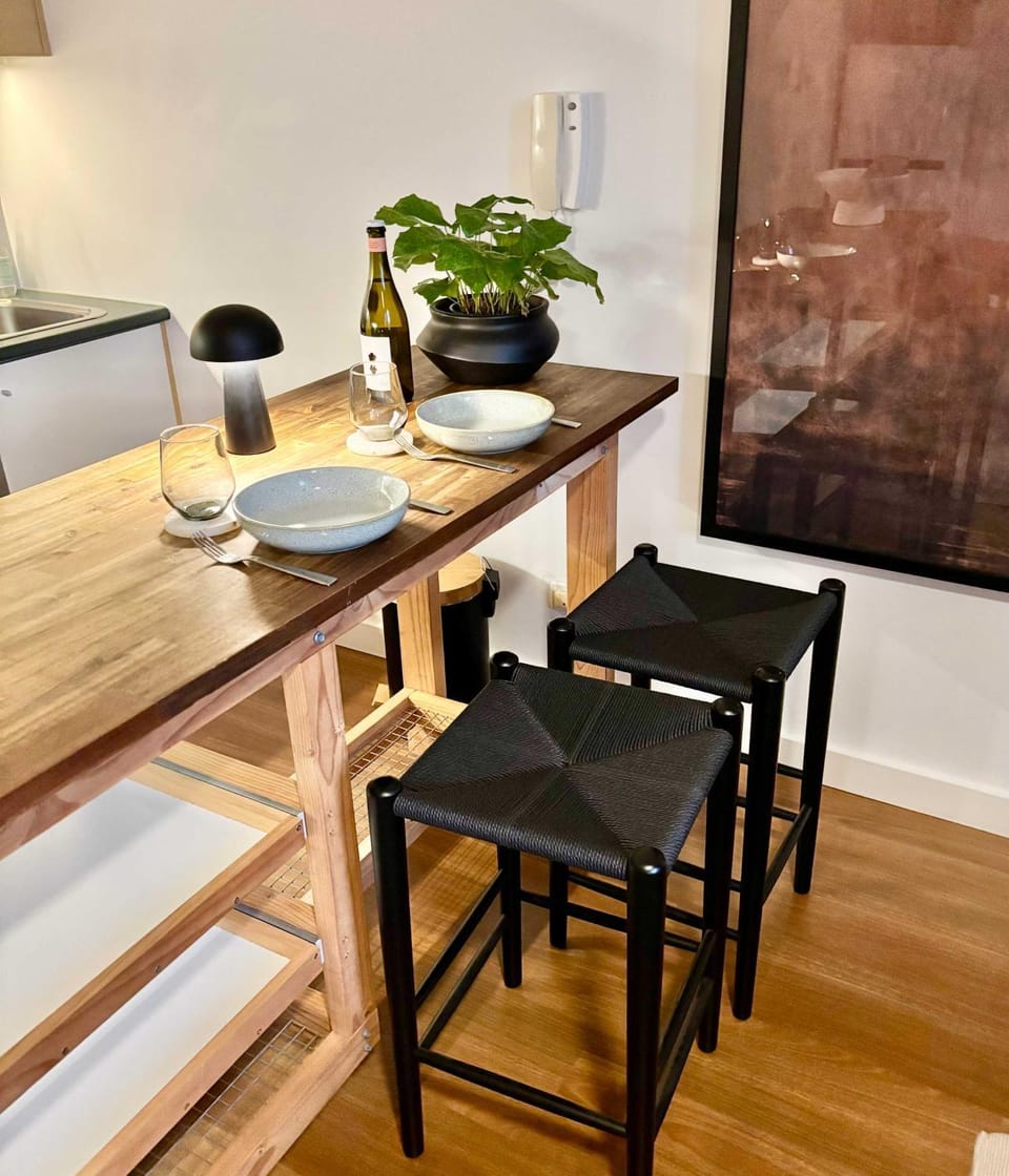 Surry Hills Loft-Style Heritage 1BR - Indoor Pool, Sauna & Gym Apartment in Surry Hills