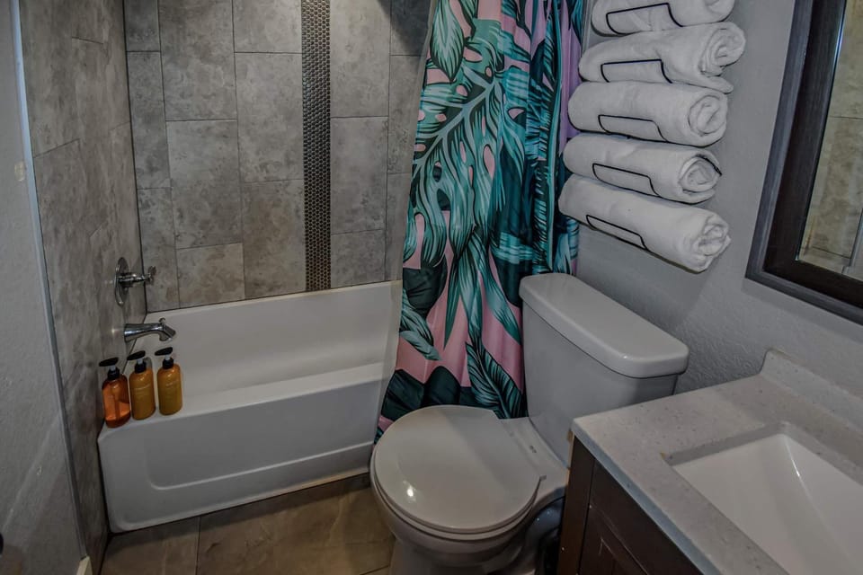 Fun and Affordable Dual Bedroom Lower Unit in Vibrant Denver House in Denver