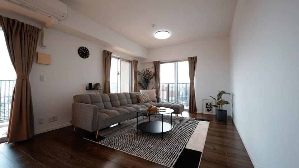 エンズプラザライカム Apartment in Okinawa Prefecture