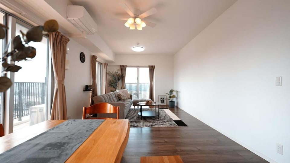エンズプラザライカム Apartment in Okinawa Prefecture