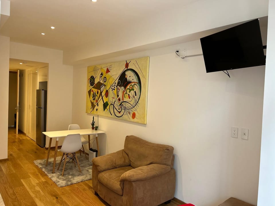 TV and multimedia, Living room, Seating area, Dining area