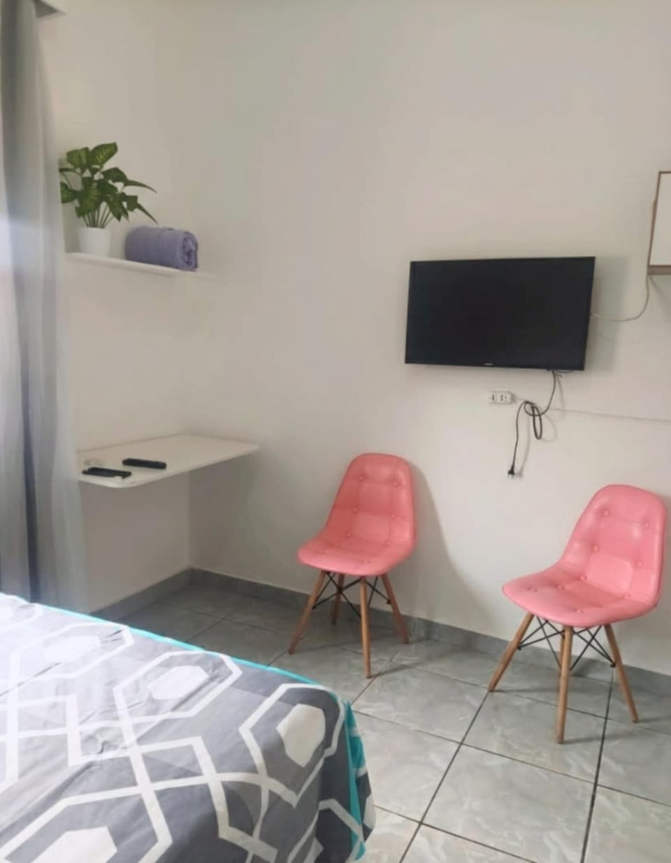 Kitnet WIFI na Praia Grande - Pleno centro da Ocian Apartment in State of São Paulo