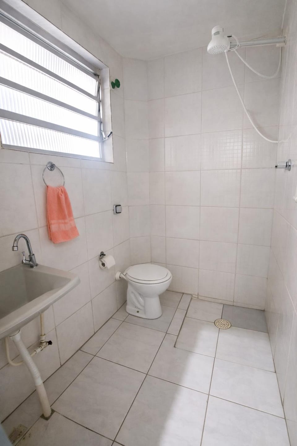 Kitnet WIFI na Praia Grande - Pleno centro da Ocian Apartment in State of São Paulo