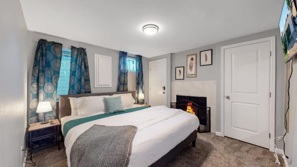 Spacious Lower Unit Updated Two King Beds in Denver House in Thornton