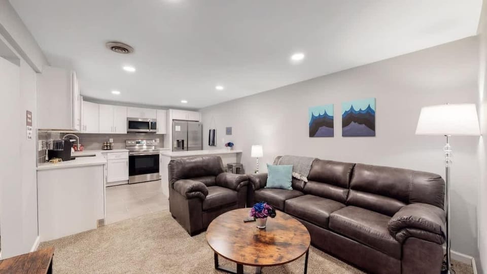 Spacious Lower Unit Updated Two King Beds in Denver House in Thornton