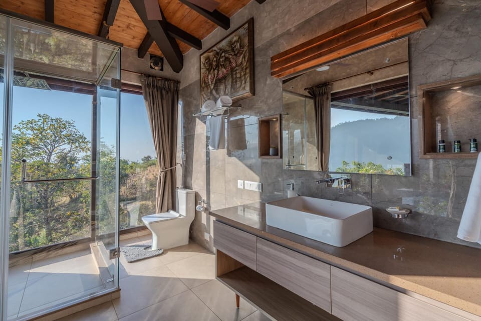 Bed, Natural landscape, Bathroom, Photo of the whole room, Bedroom, Bath, towels