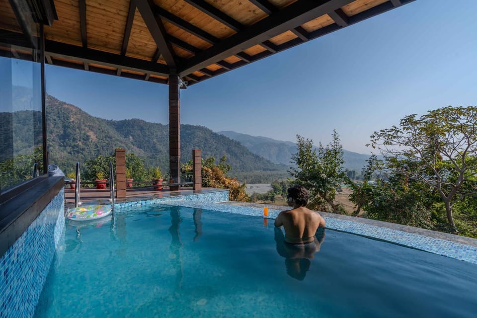 Day, People, Natural landscape, Mountain view, Pool view, Swimming pool, group of guests