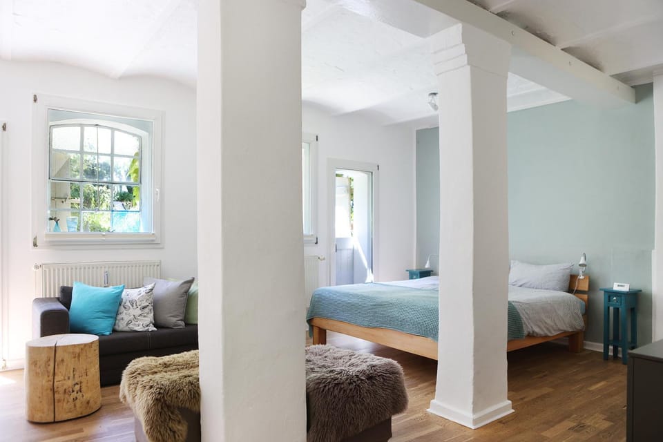 Bed, Photo of the whole room