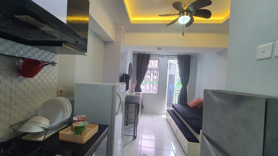 TV and multimedia, Kitchen or kitchenette, Seating area