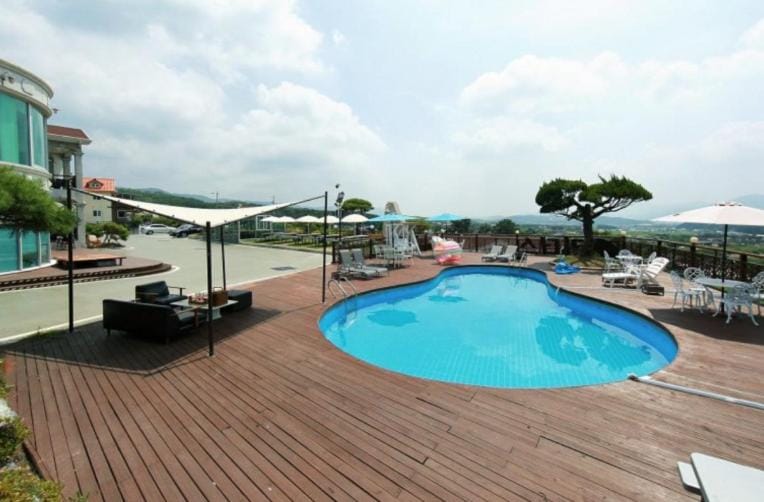 Swimming pool