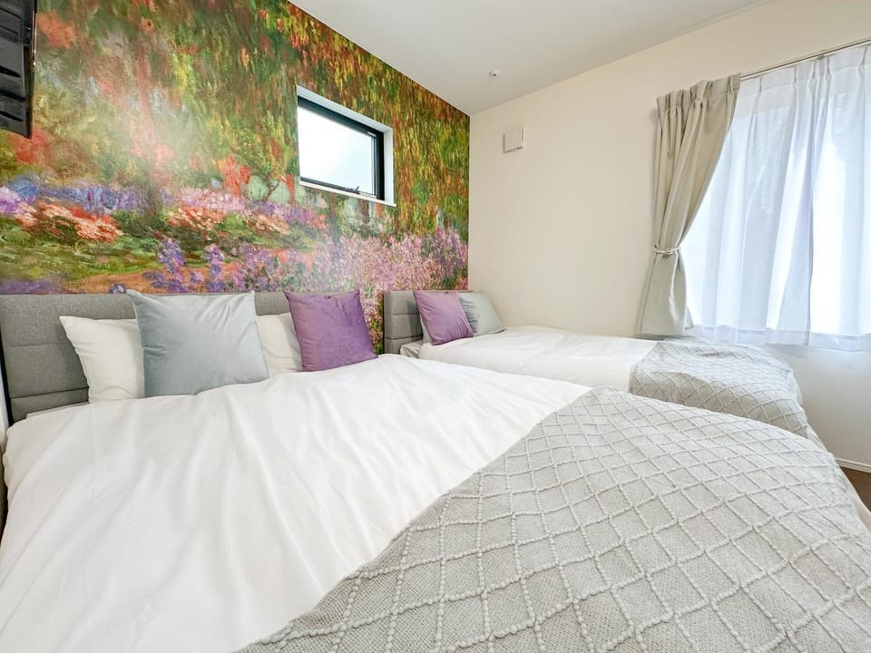 Bed, Photo of the whole room