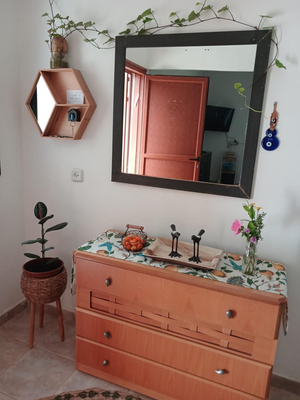 Communal lounge/ TV room