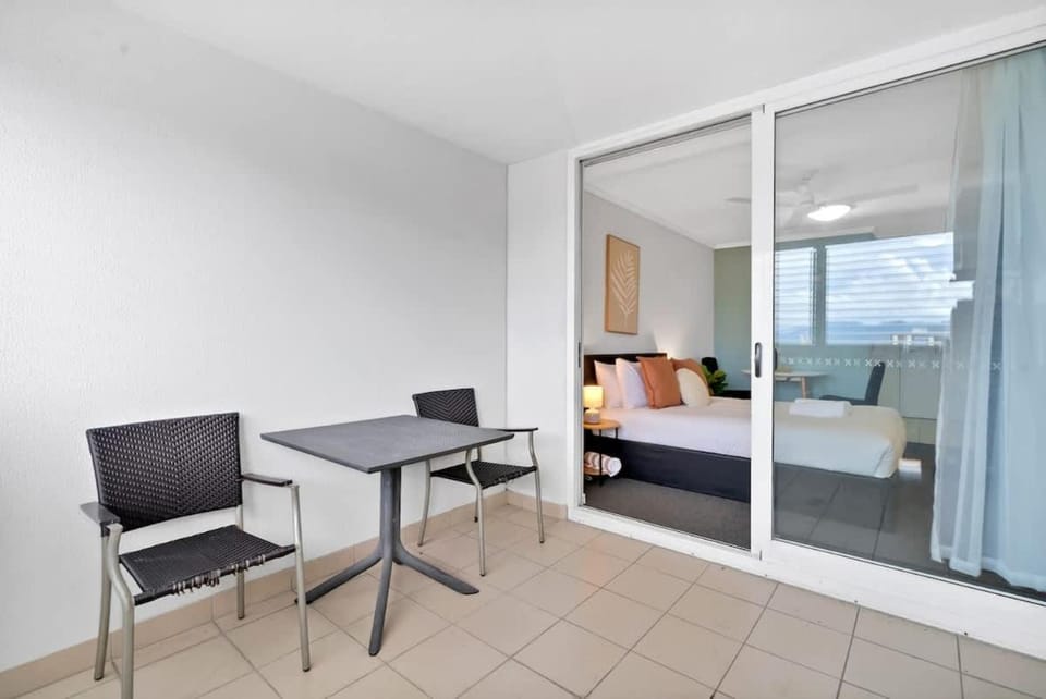 McLeod Nook - Poolside Studio by Waterfront & Market Inn in Cairns