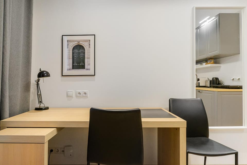Kitchen or kitchenette, Living room, Seating area
